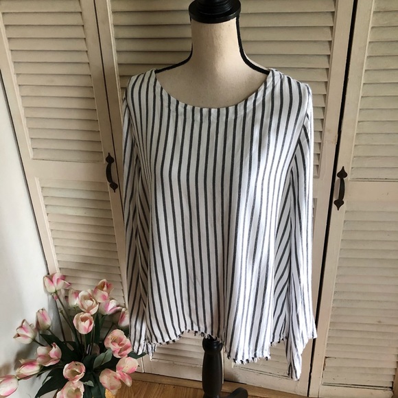 Cloth & Stone Stripe Button Back Top W/ Fringe Hem - Picture 5 of 8